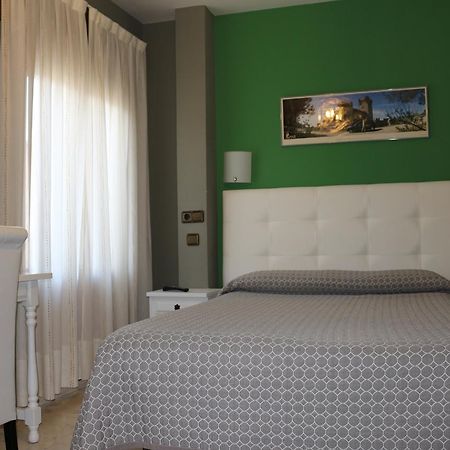 Hostal Don Jaime II Segowia Zewnętrze zdjęcie