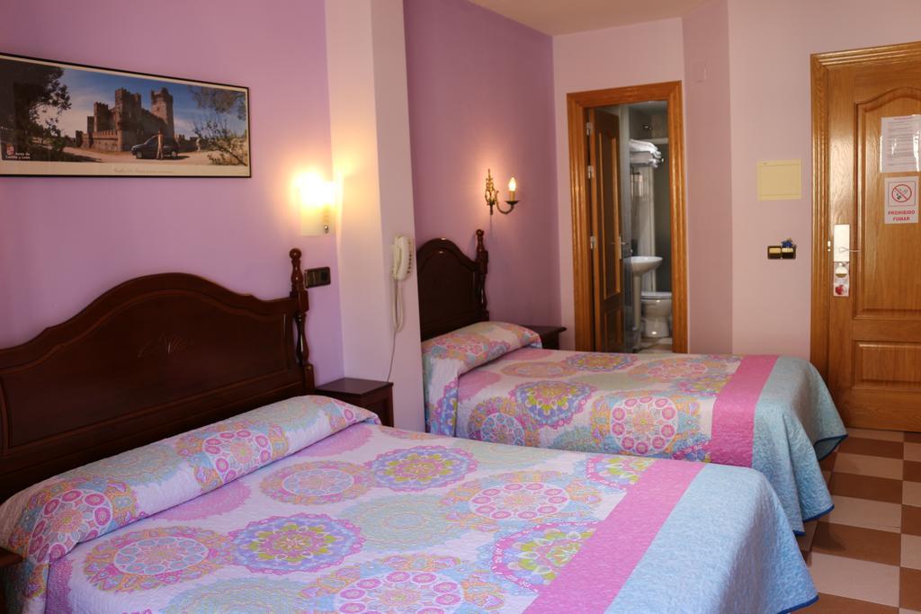 Hostal Don Jaime II Segowia Zewnętrze zdjęcie