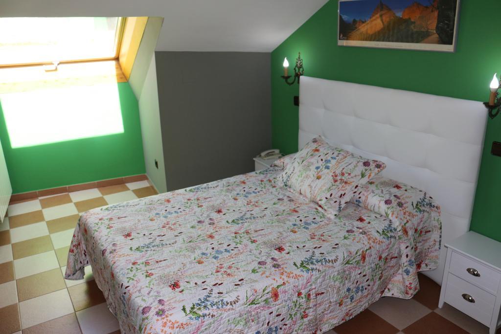 Hostal Don Jaime II Segowia Zewnętrze zdjęcie