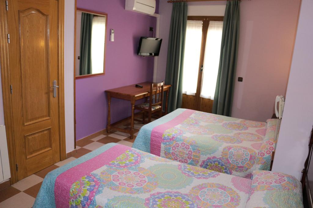 Hostal Don Jaime II Segowia Zewnętrze zdjęcie