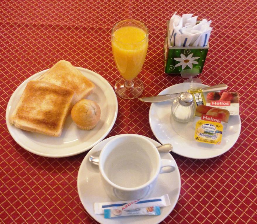 Hostal Don Jaime II Segowia Zewnętrze zdjęcie