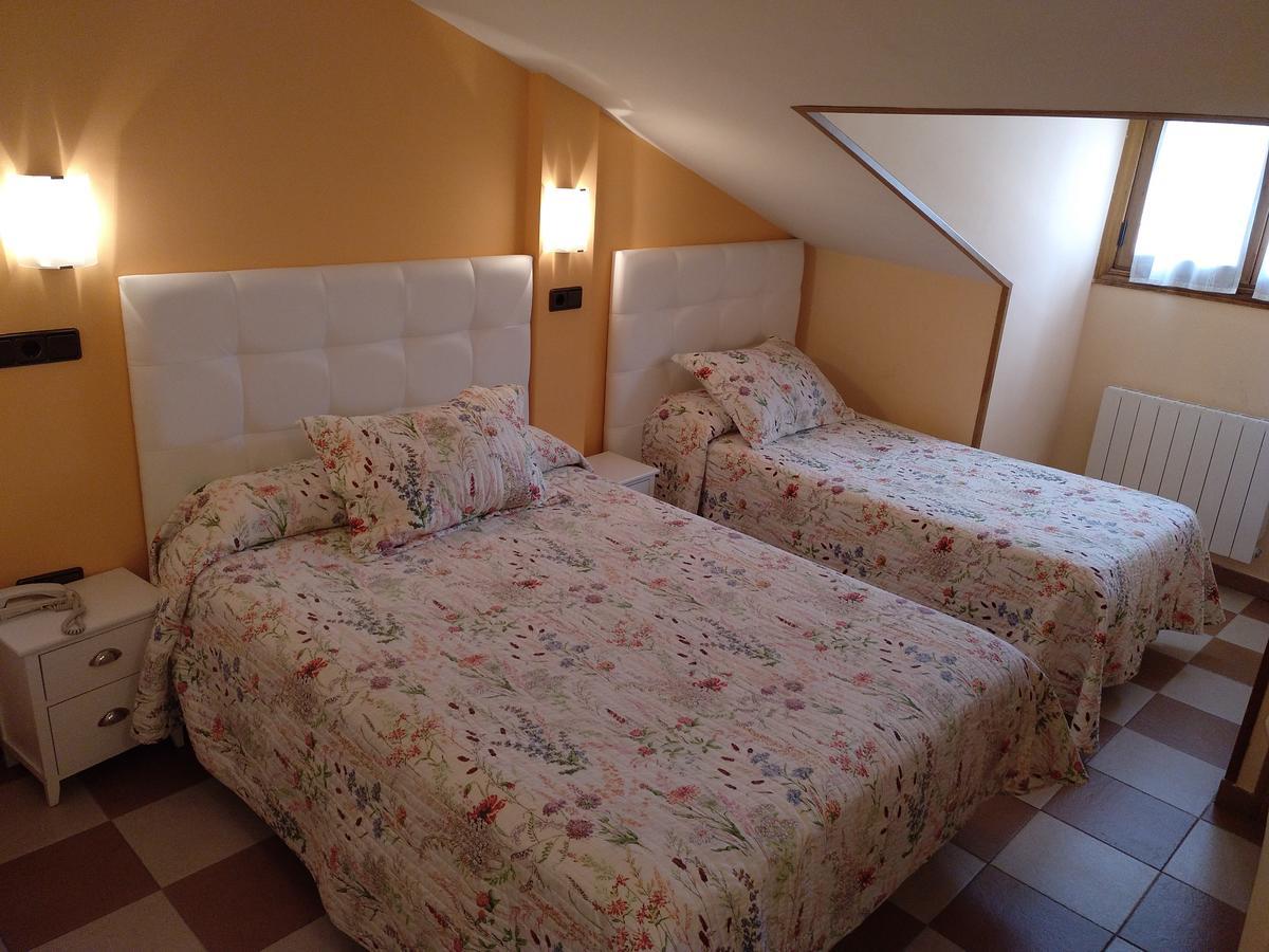 Hostal Don Jaime II Segowia Zewnętrze zdjęcie