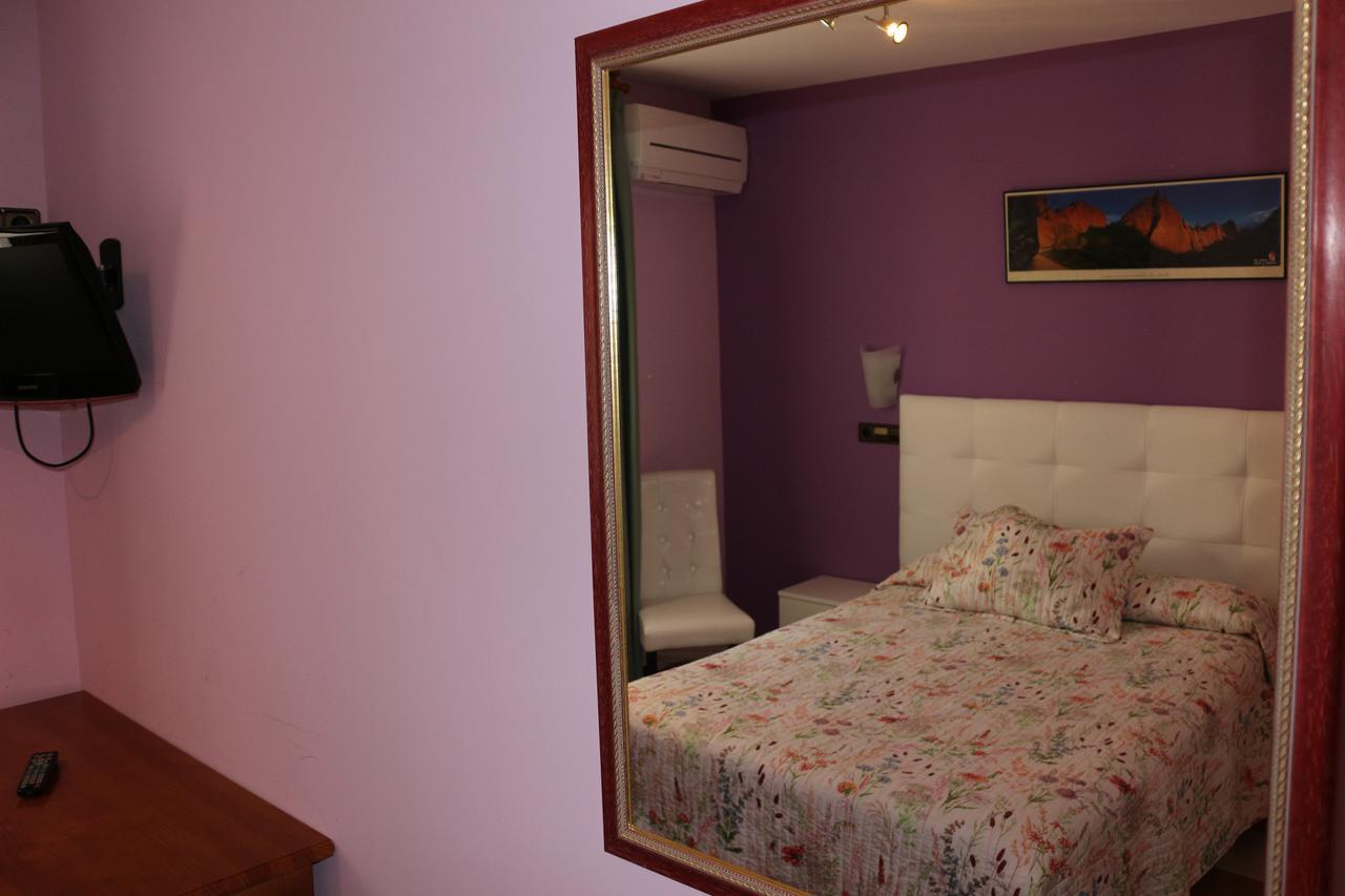 Hostal Don Jaime II Segowia Zewnętrze zdjęcie