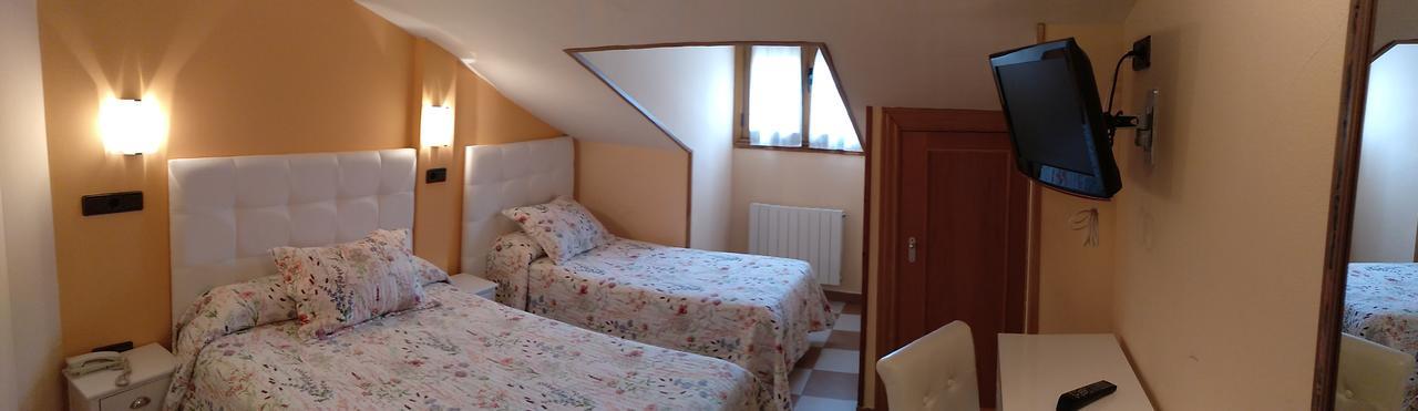 Hostal Don Jaime II Segowia Zewnętrze zdjęcie