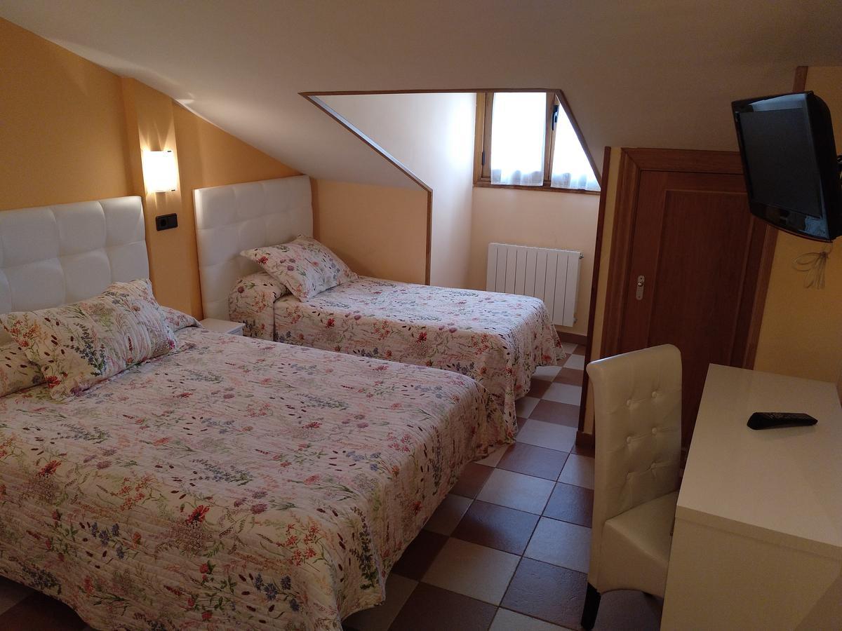 Hostal Don Jaime II Segowia Zewnętrze zdjęcie