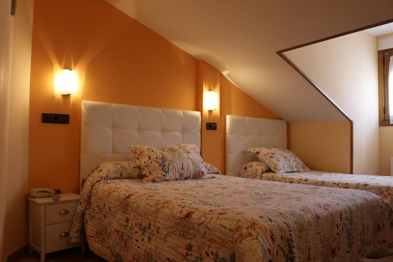 Hostal Don Jaime II Segowia Zewnętrze zdjęcie