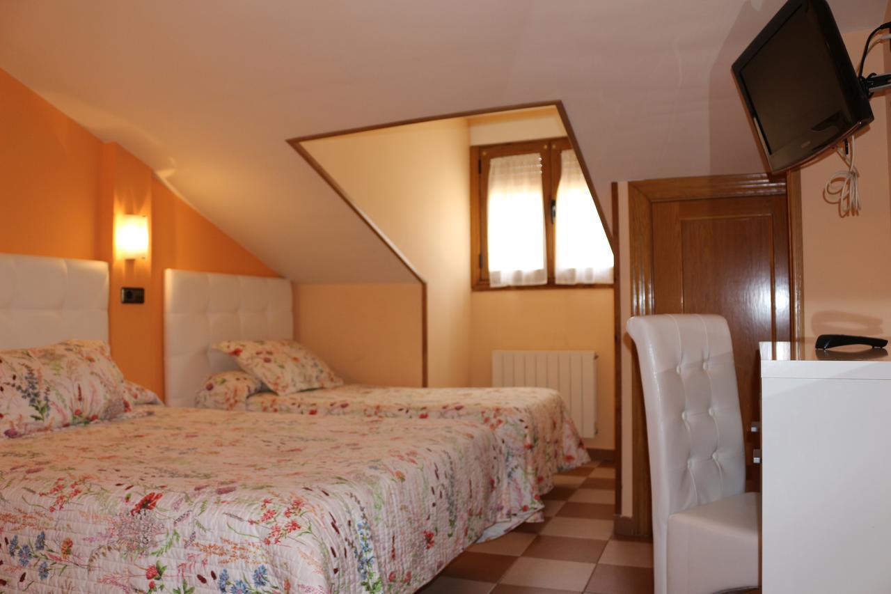 Hostal Don Jaime II Segowia Zewnętrze zdjęcie