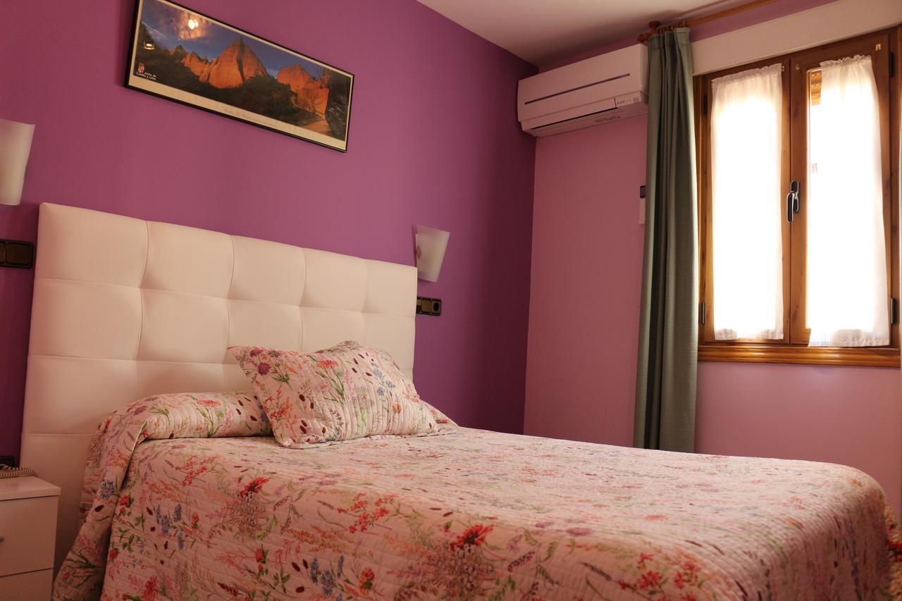 Hostal Don Jaime II Segowia Zewnętrze zdjęcie