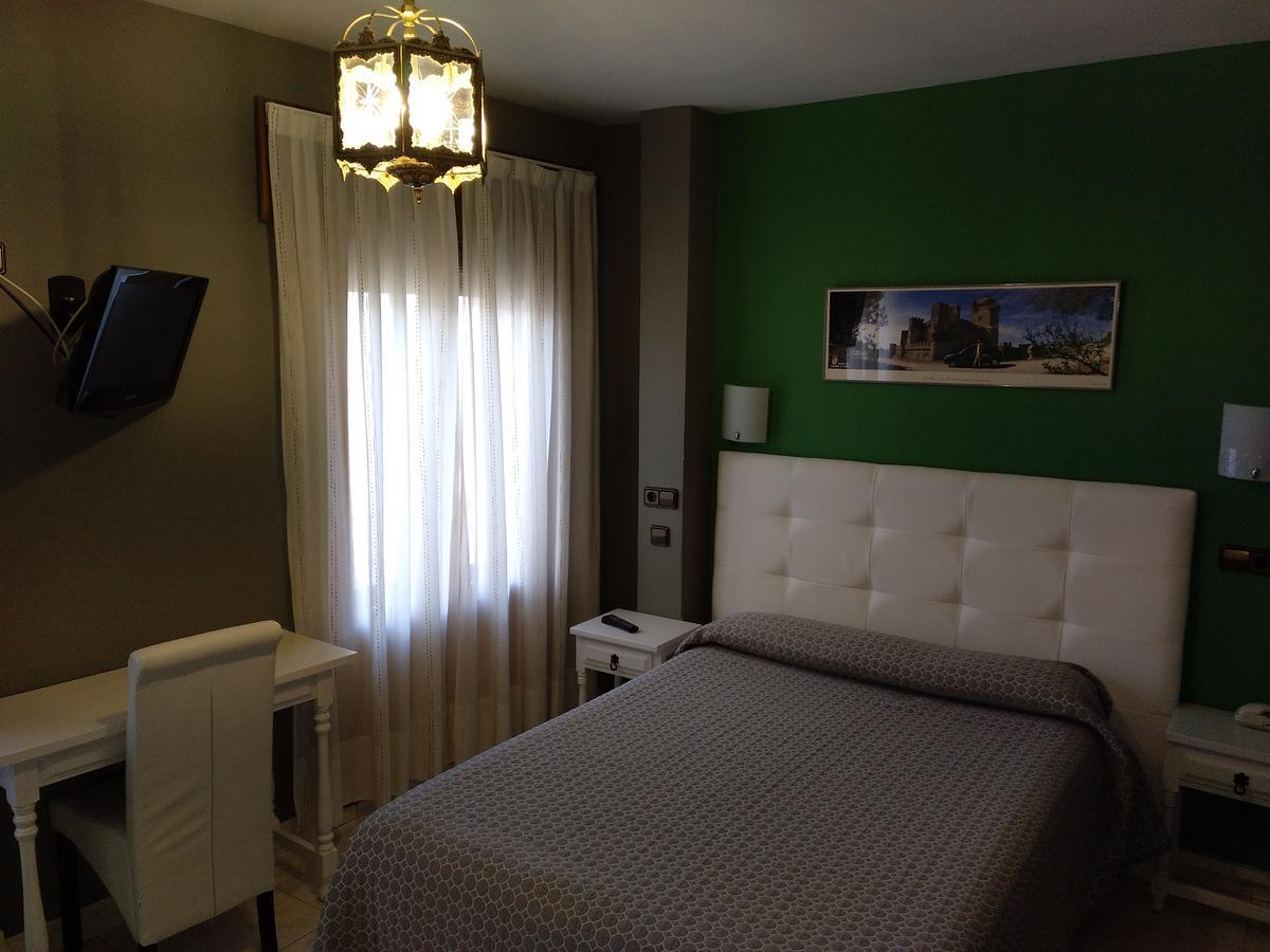 Hostal Don Jaime II Segowia Zewnętrze zdjęcie