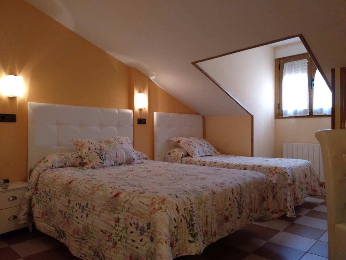 Hostal Don Jaime II Segowia Zewnętrze zdjęcie
